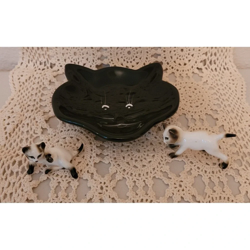 Black Cat trinket tray and two Small‎ White & Brown cat statues
